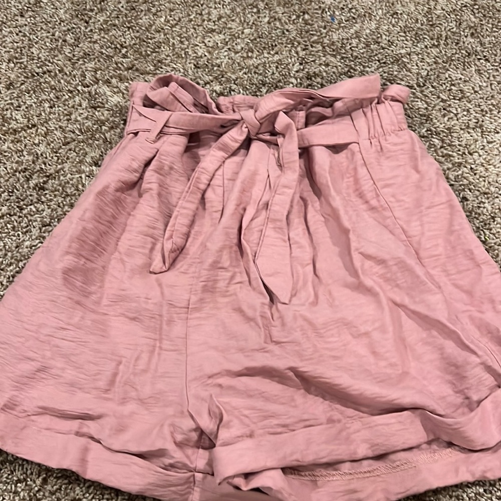 Women’s short with tie around waist size small